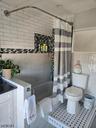Apt 4 Bath (3)