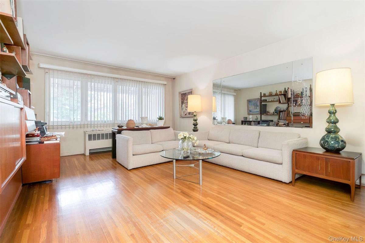 2nd floor living room
