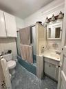 Apt 2 Bath