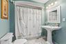 First floor en suite bath