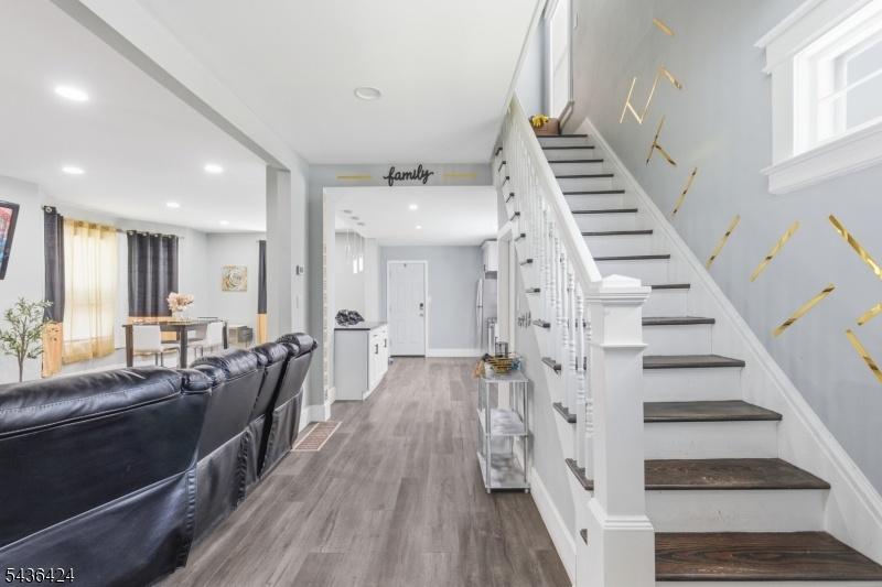 Hallway/Staircase to 2nd Level