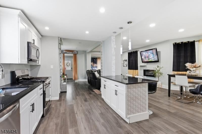Gourmet Designer Kitchen