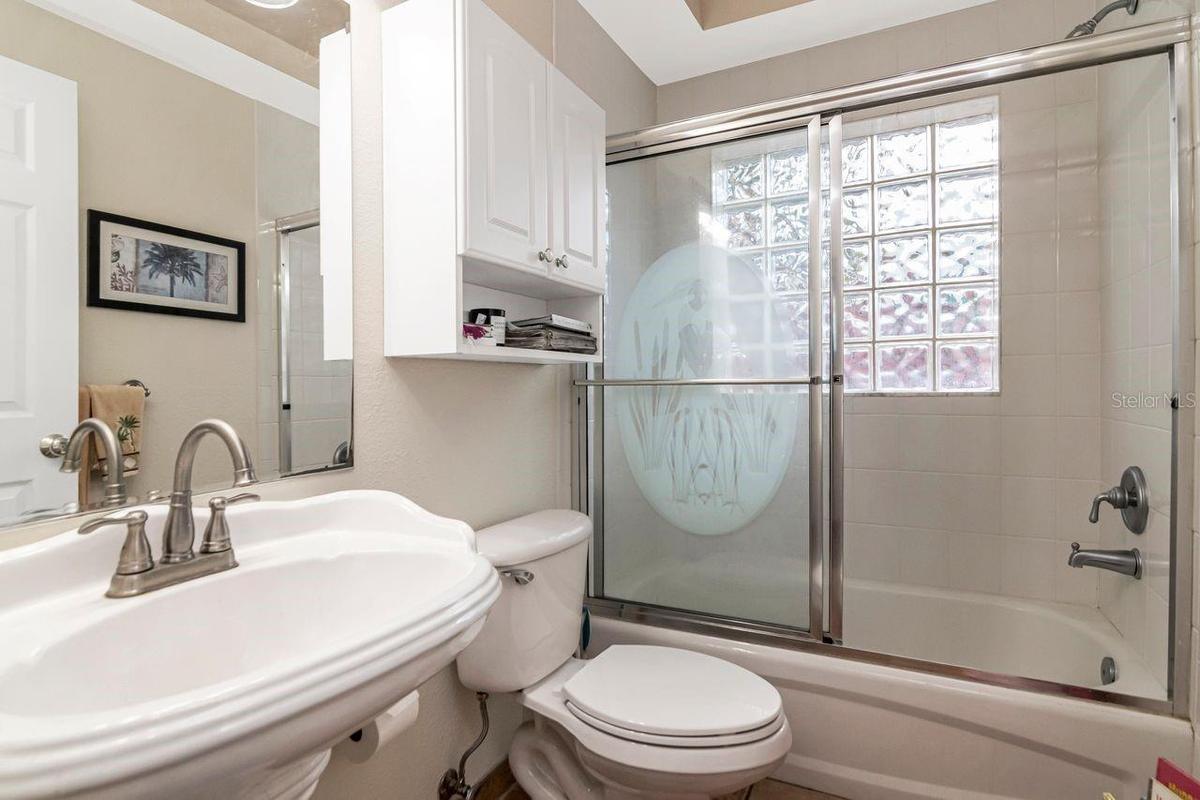 MAIN DOWNSTAIRS BATH