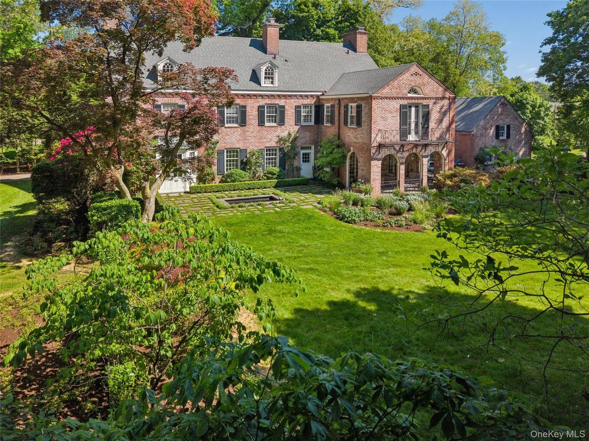 aerial view of 3/4 acre property
