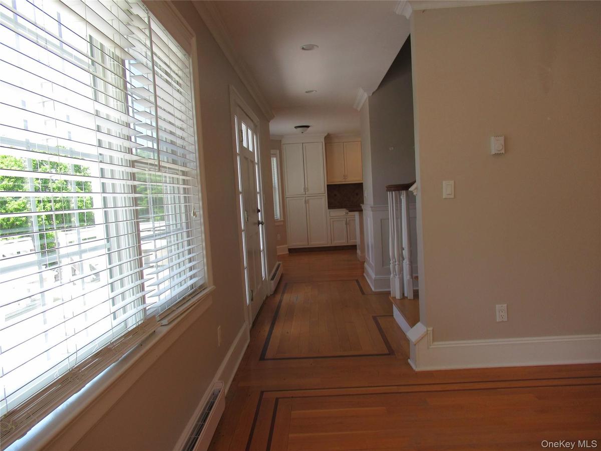 Looking towards the Eat In Kitchen