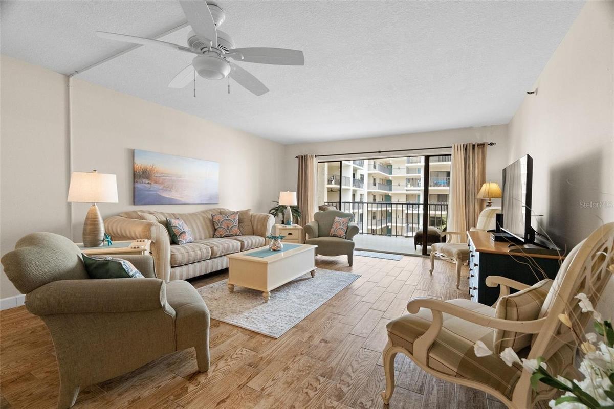 Immaculate & Fully Furnished!
