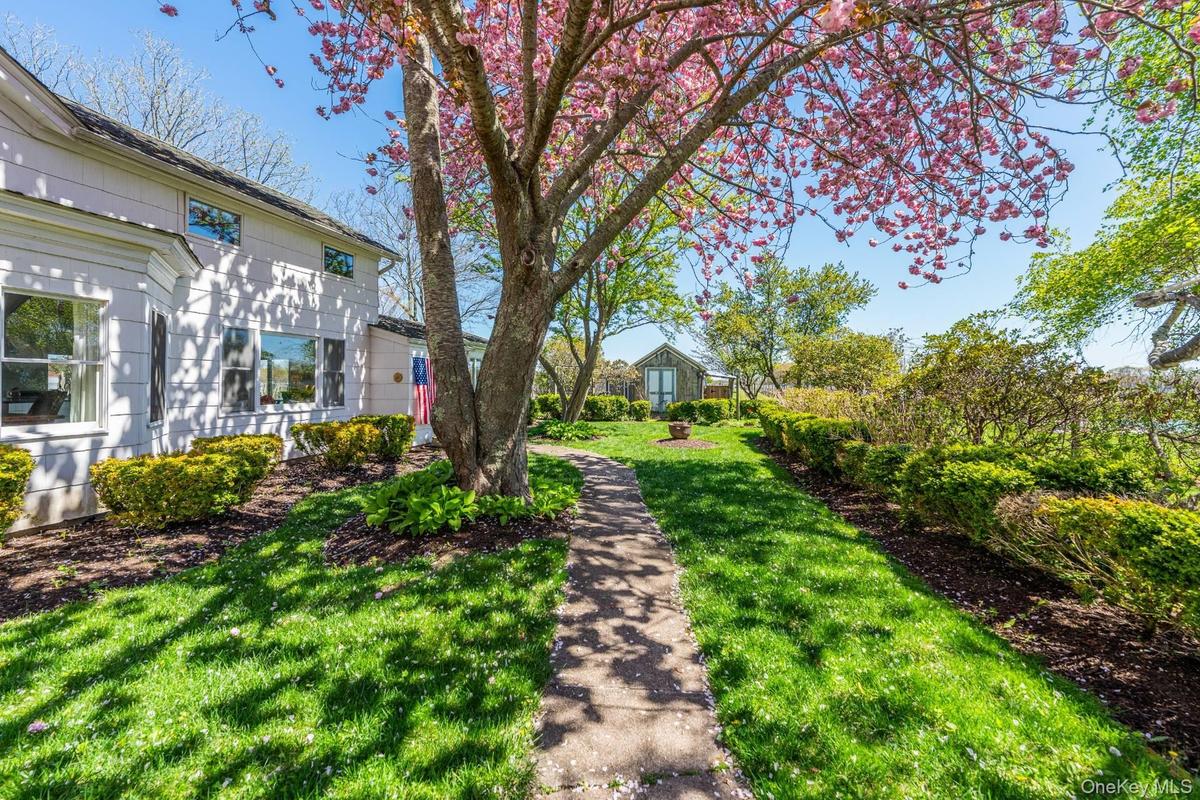 2600 Oregon Road, Mattituck