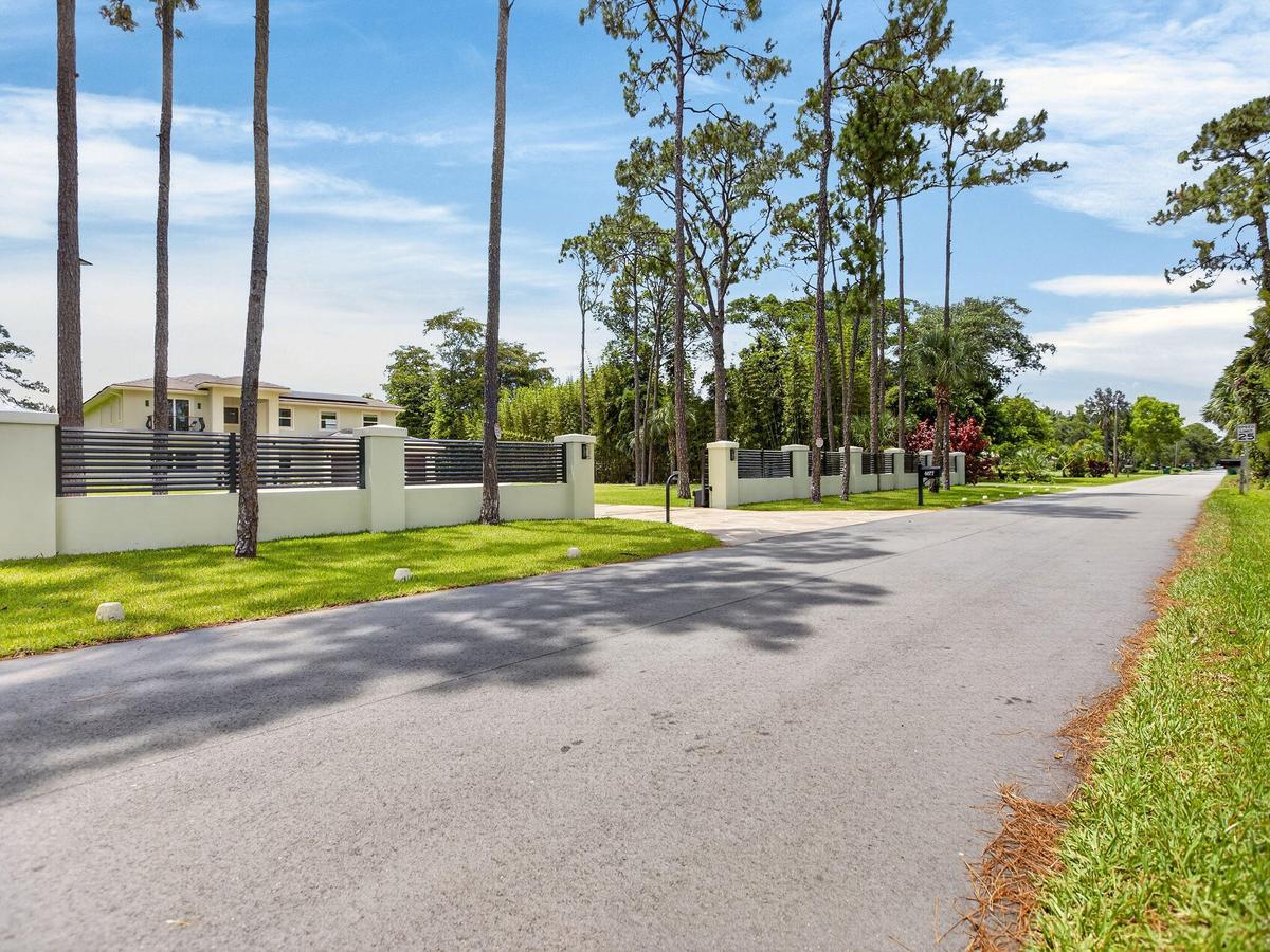 Privacy Wall and Gate