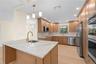 2 SINKS / ISLAND WITH OVERHANG