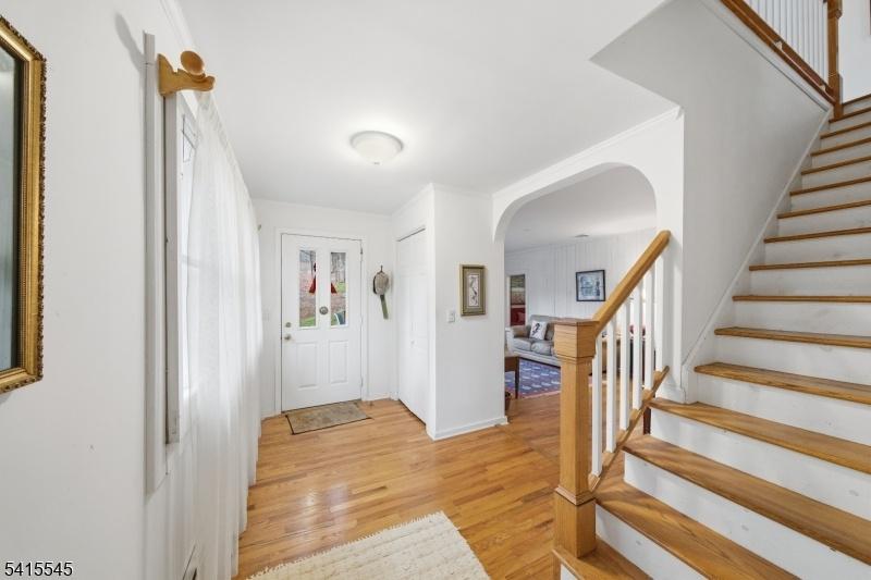 Entry Foyer w/ Coat closet