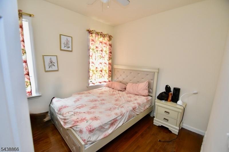 Apt 2