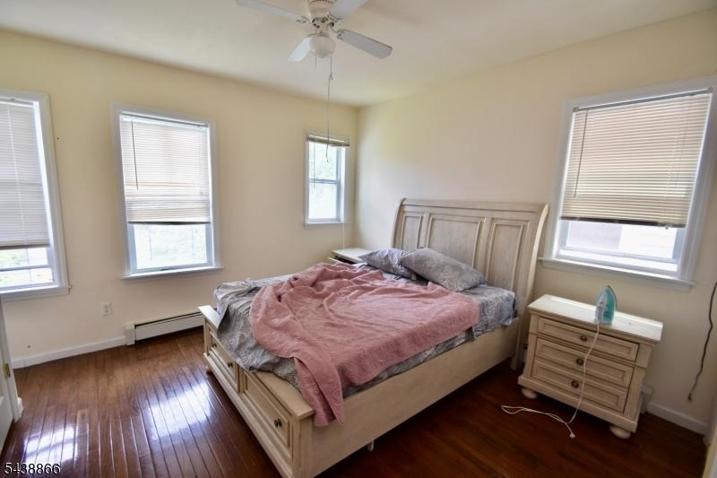 Apt 2