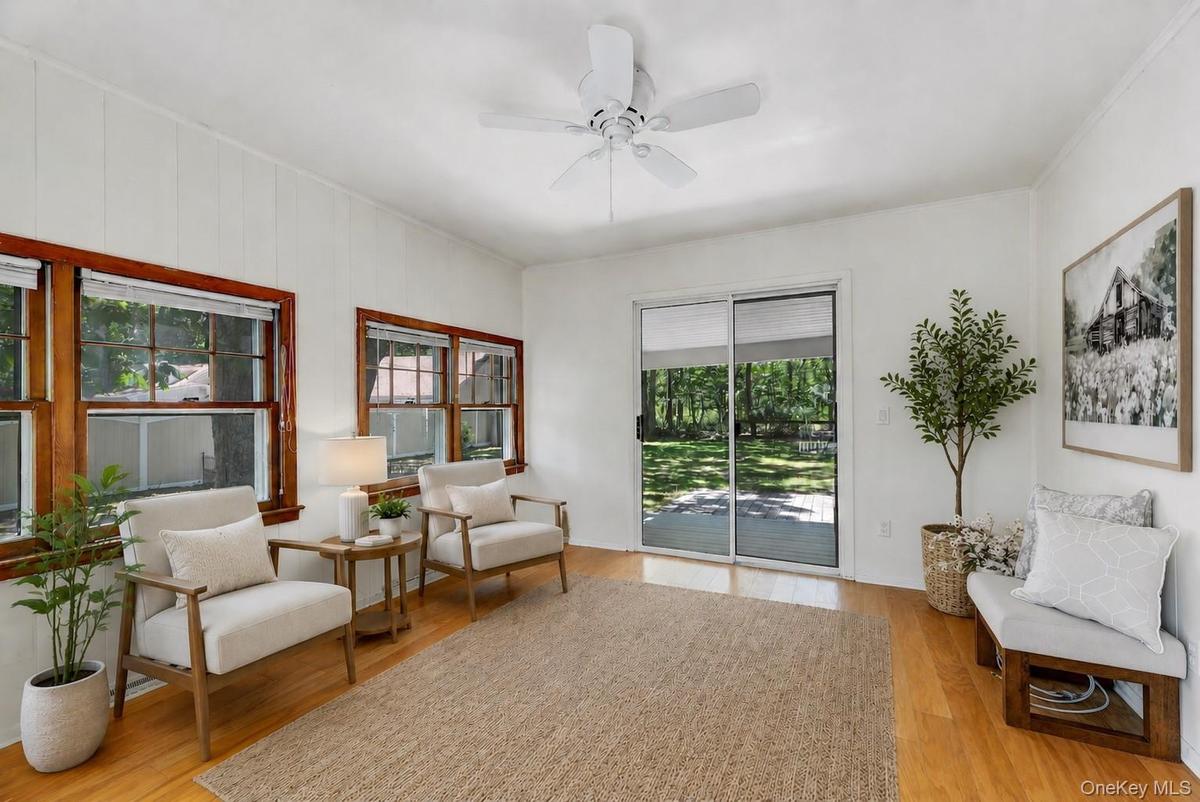 tep inside and immediately feel the easygoing North Fork lifestyle with a welcoming entry.