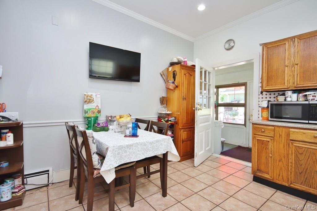 Eat in Kitchen