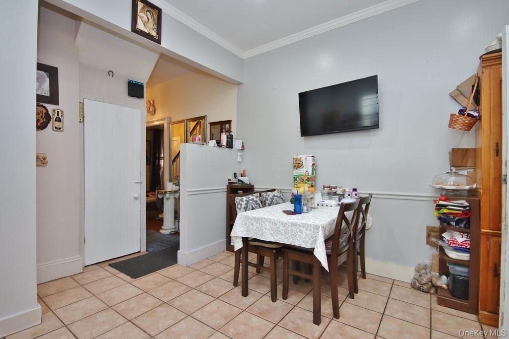 Eat in Kitchen
