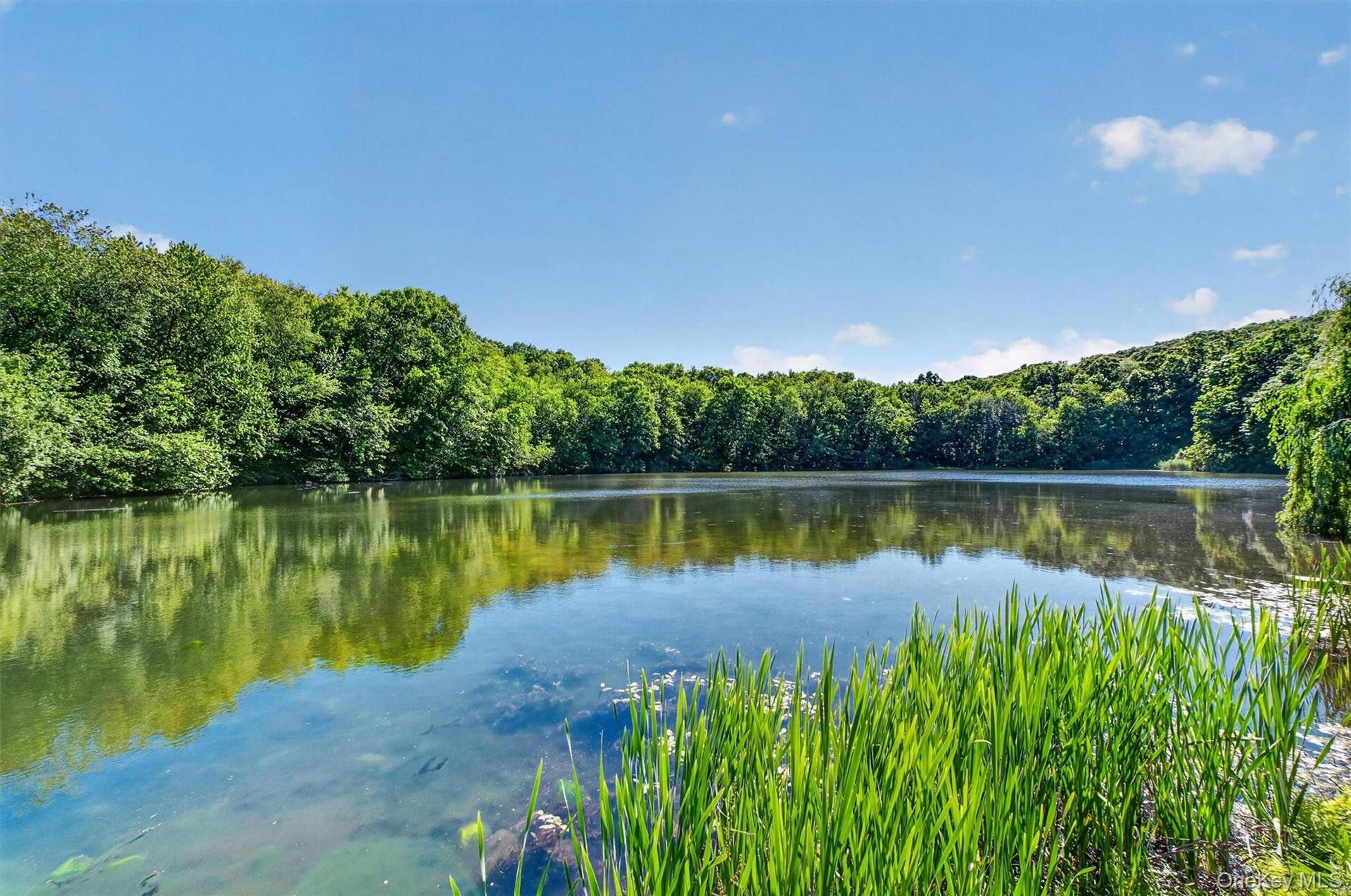 Featuring a stunning 5-acre private lake, 29-35 Bowen Court offers a rare combination of natural beauty, privacy, and investment potential.