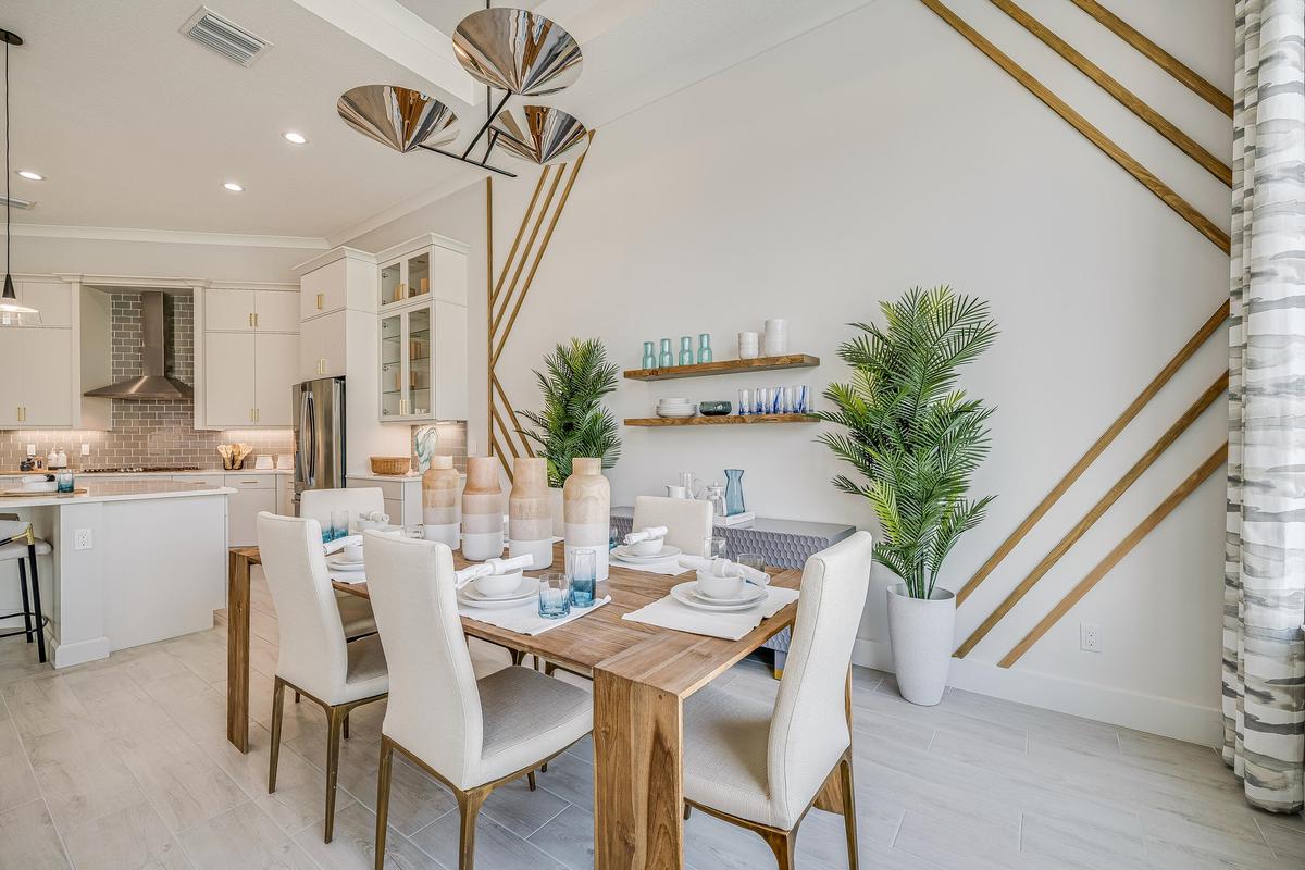 Dining 13952 Belterra Dr