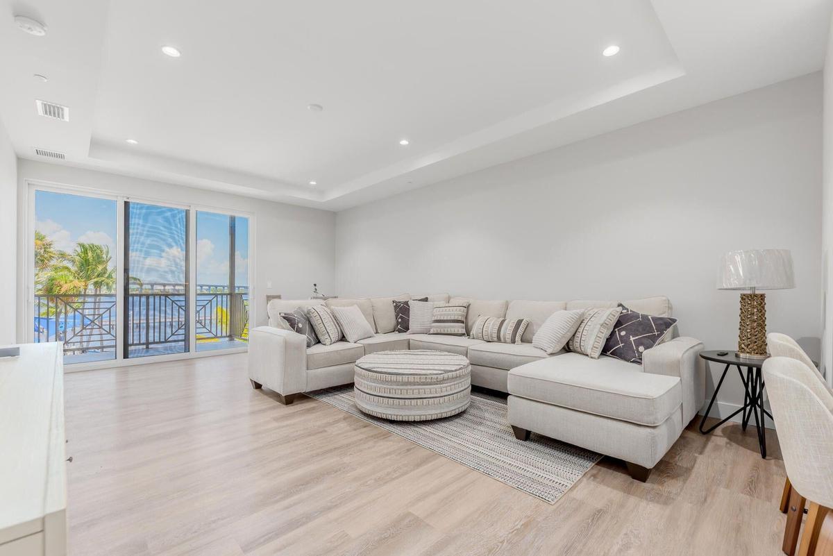 41 SW Seminole Street 305 8