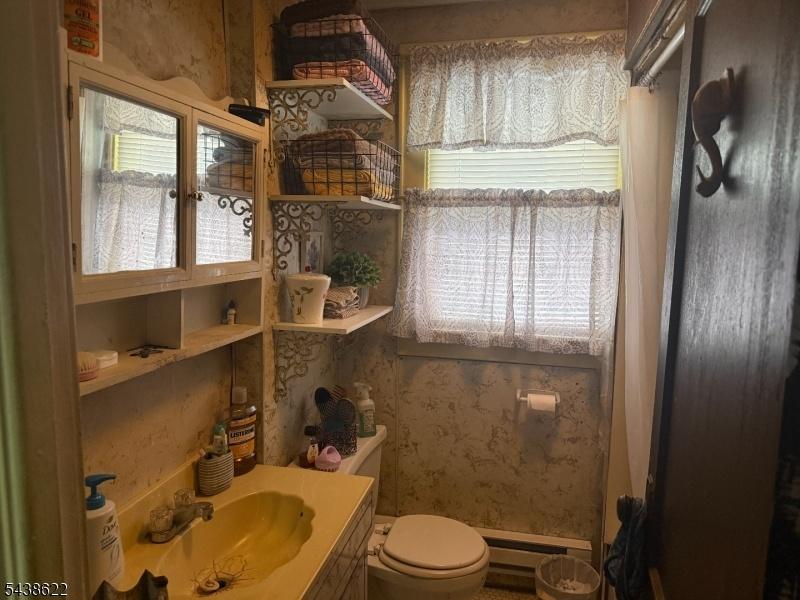 1st Fl Bathroom