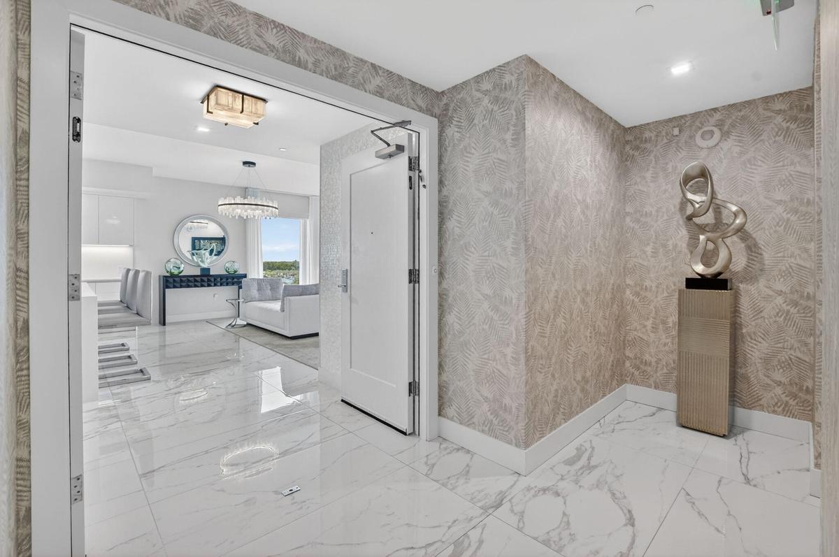 DOUBLE DOOR ENTRANCE