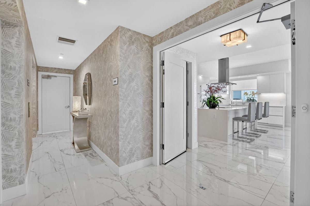 DOUBLE DOOR ENTRANCE