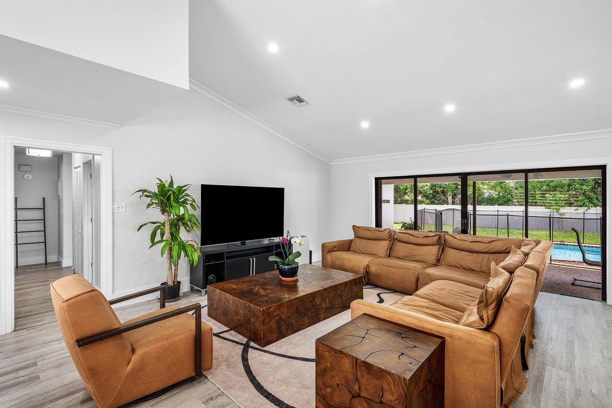 009-18235104thTerraceSouth-BocaRaton-FL-