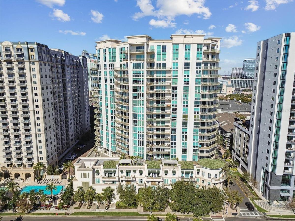 The Plaza Harbour Island
