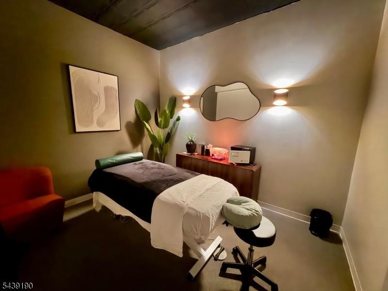 Unwind Massage & Spa