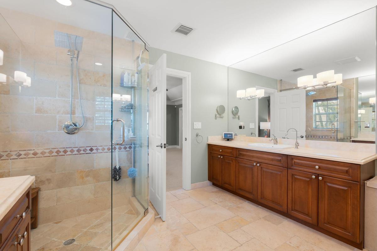 39-web-or-mls-633 NE 20th St, Wilton Man