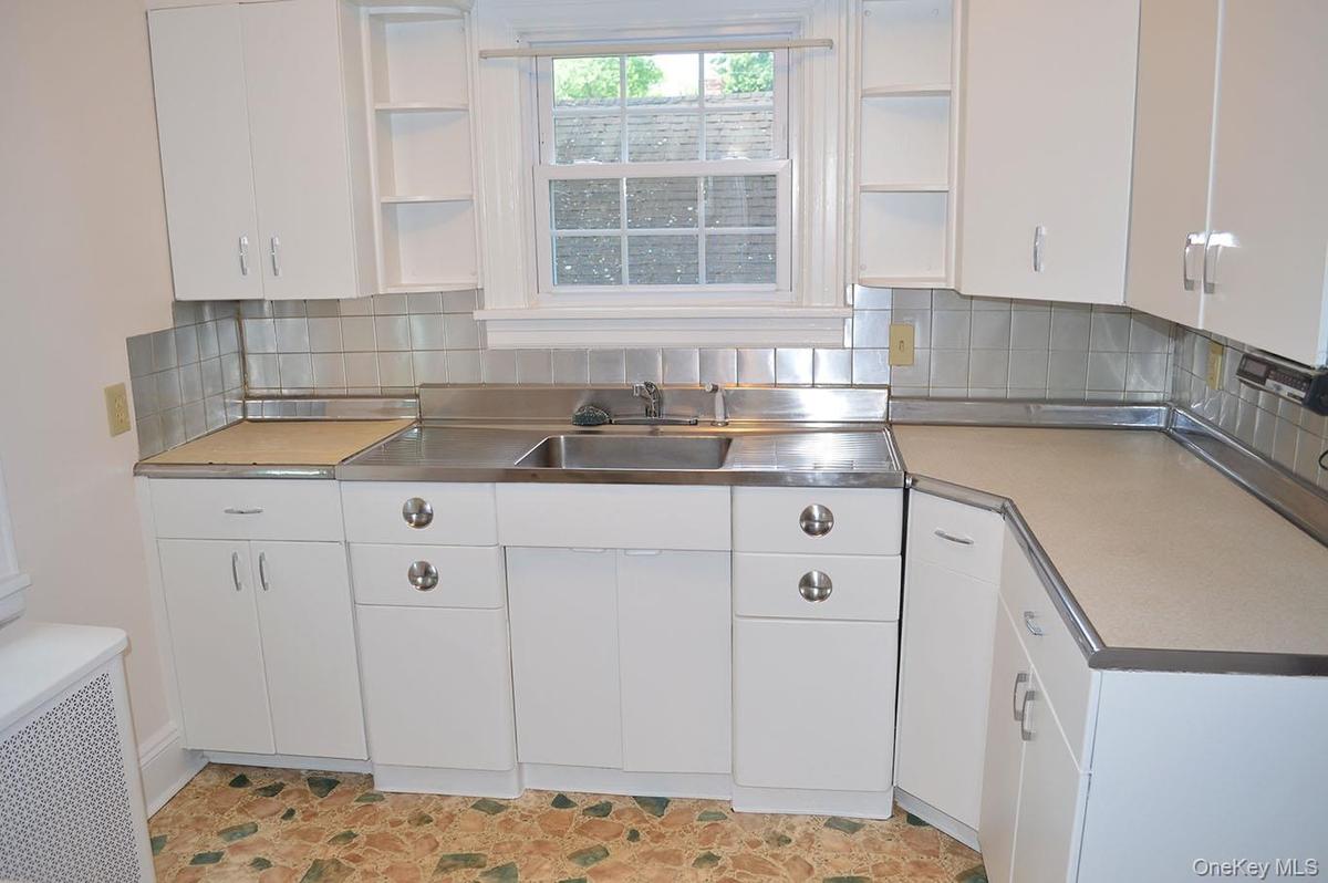 Spacious kitchen