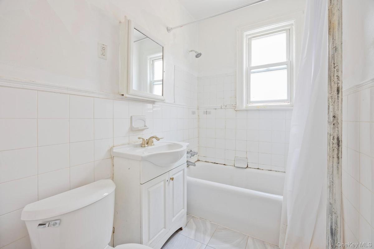 Typical bath rm