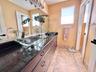 Full bathroom 2