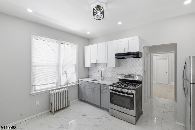 Kitchen 1-R