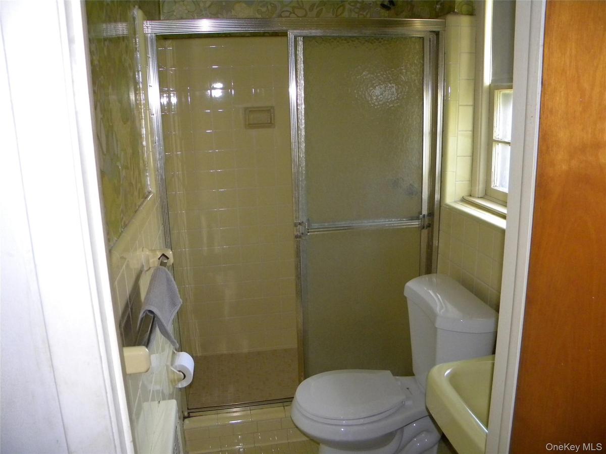 1st Bathroom in large     bedroom