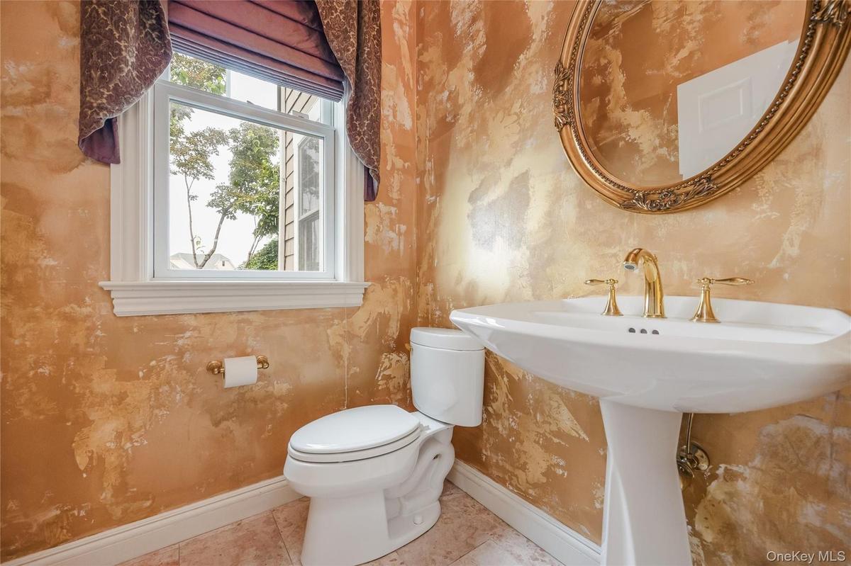 1/2 Bath