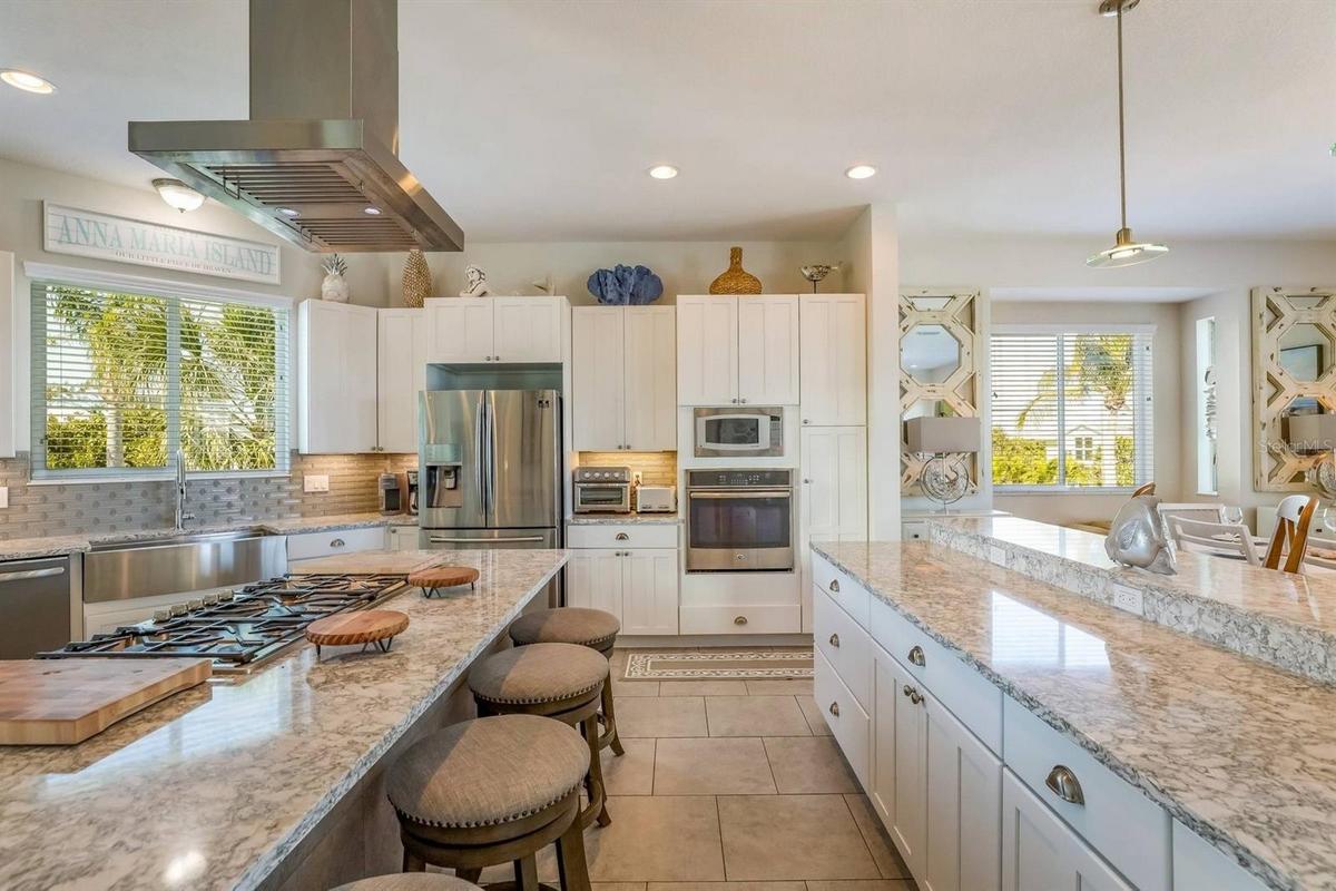 Stainless appliances including a propane gas stove!