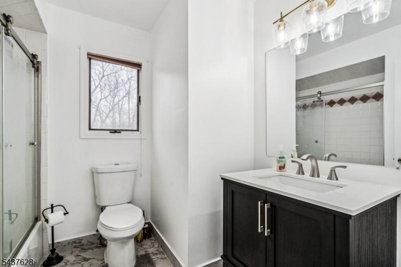 bathroom (1)