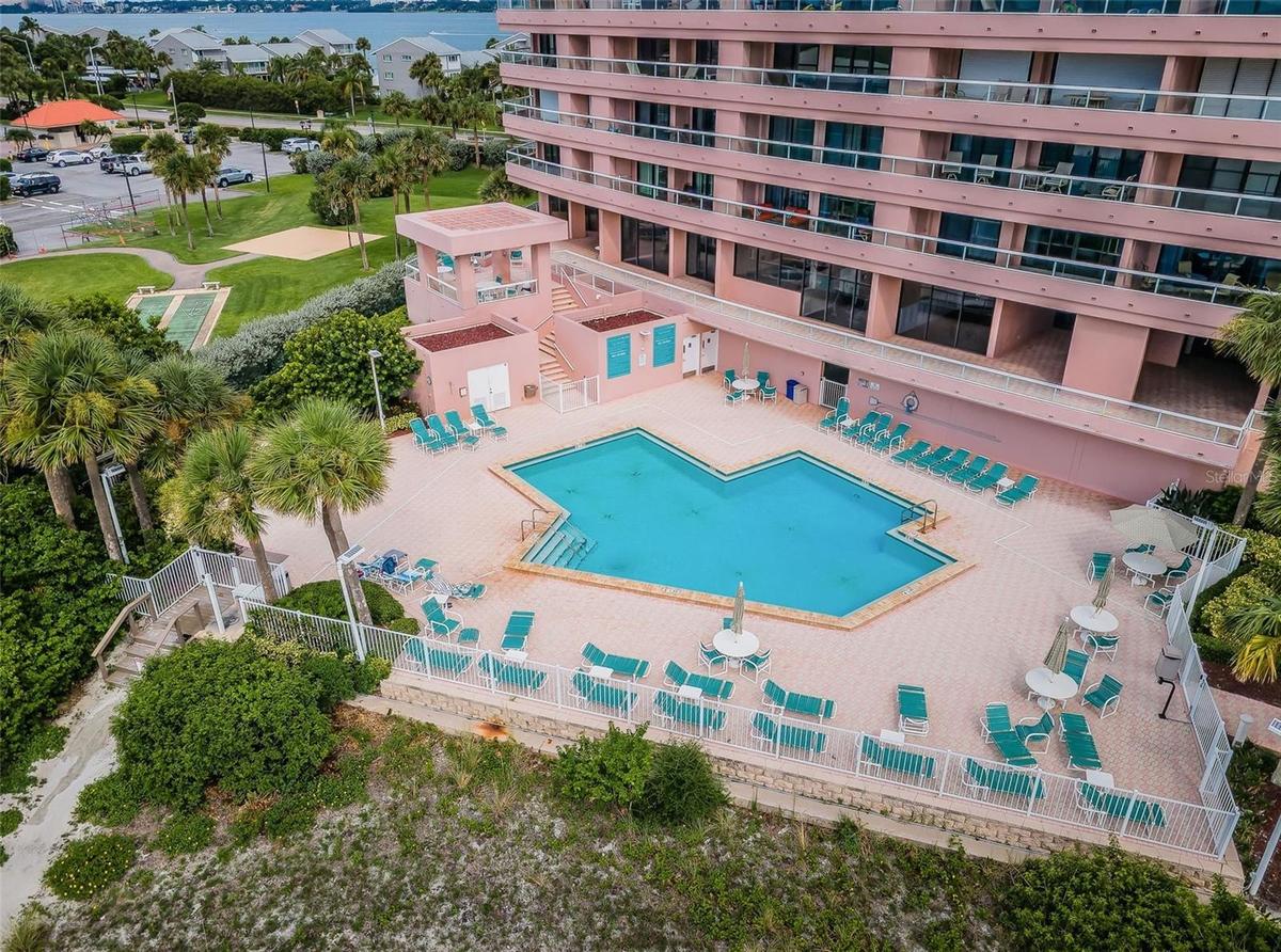 Presenting The Crescent Beach Club Two Luxury Penthouse A Sky Residence Gulf Front Grandeur!