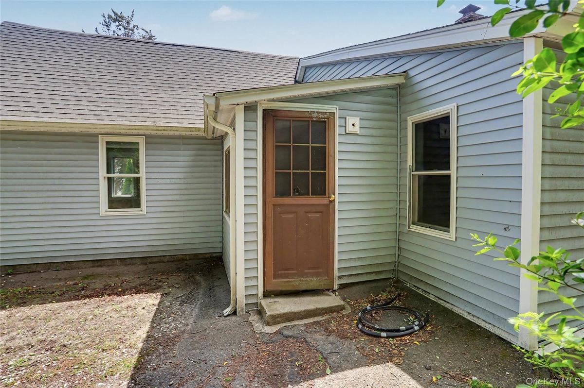 Entrance to 2 BR Apartment.
