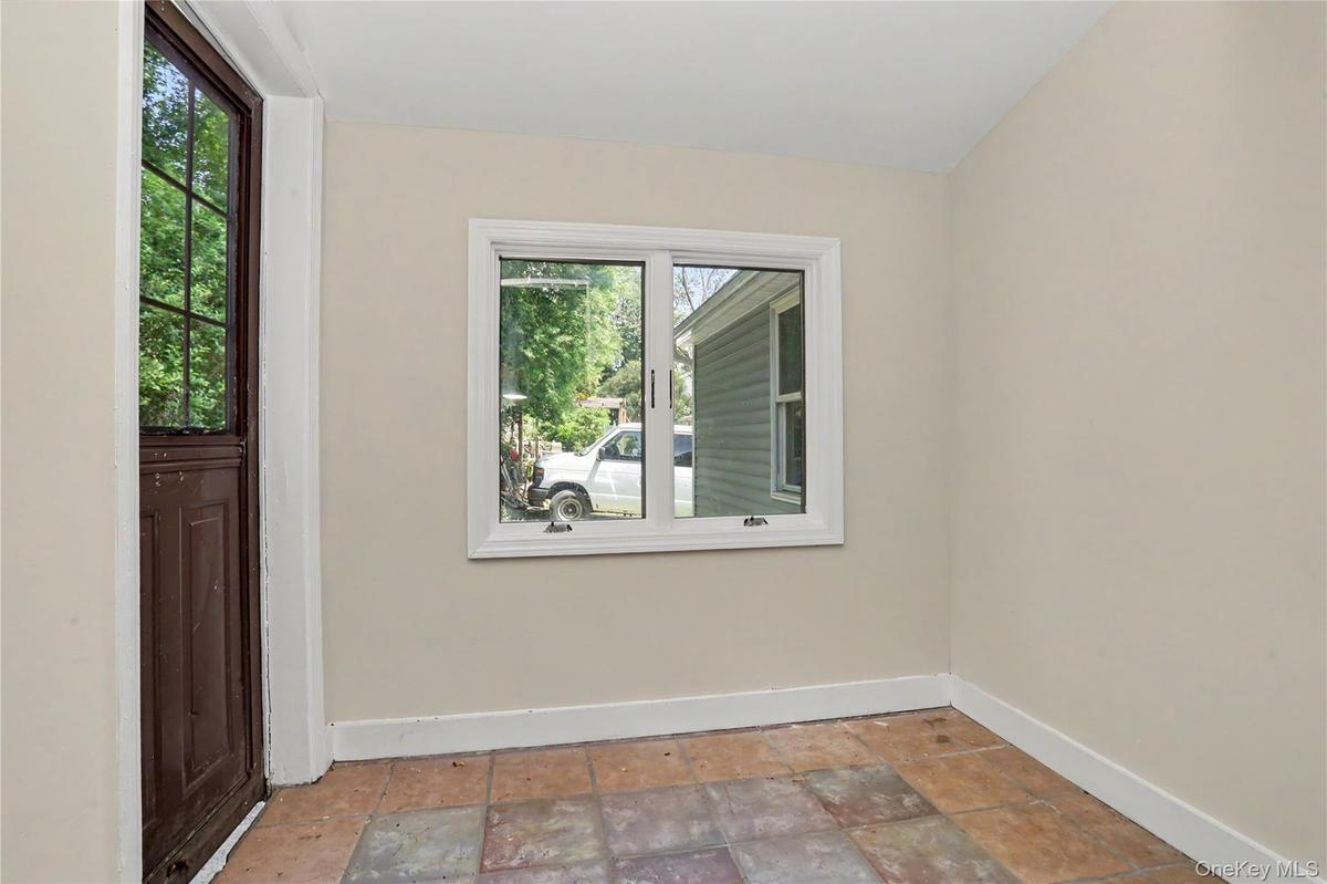 2 BR apartment Entry Foyer