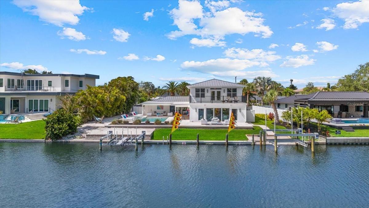 109 ft on Grand Canal; two lifts, 1 for 10,000 lb boat and other for 2 jet skis or kayaks