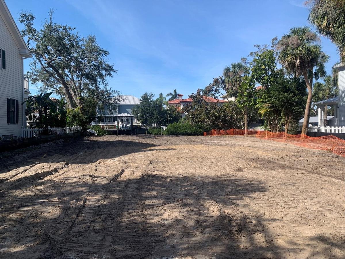Beautiful lot. Ready to build your dream home!