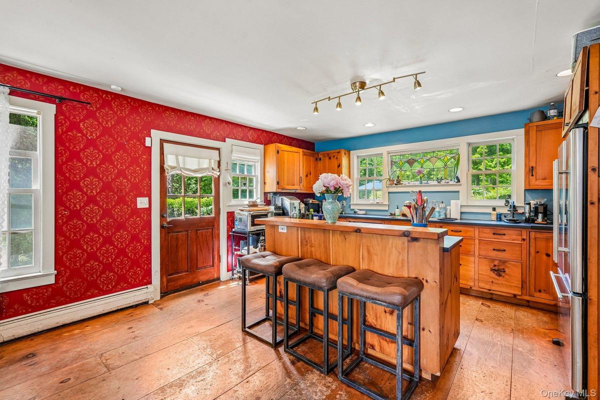 Large country kitchen