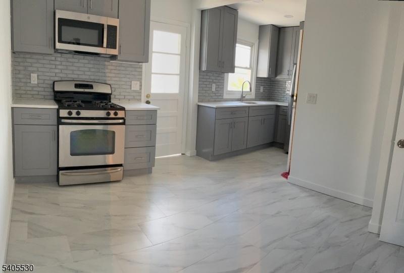 Aptm R2 Kitchen