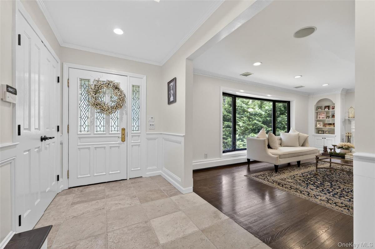 Entry-Living Room