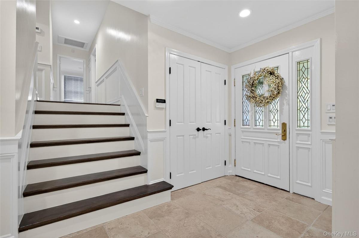 Entry Halllway