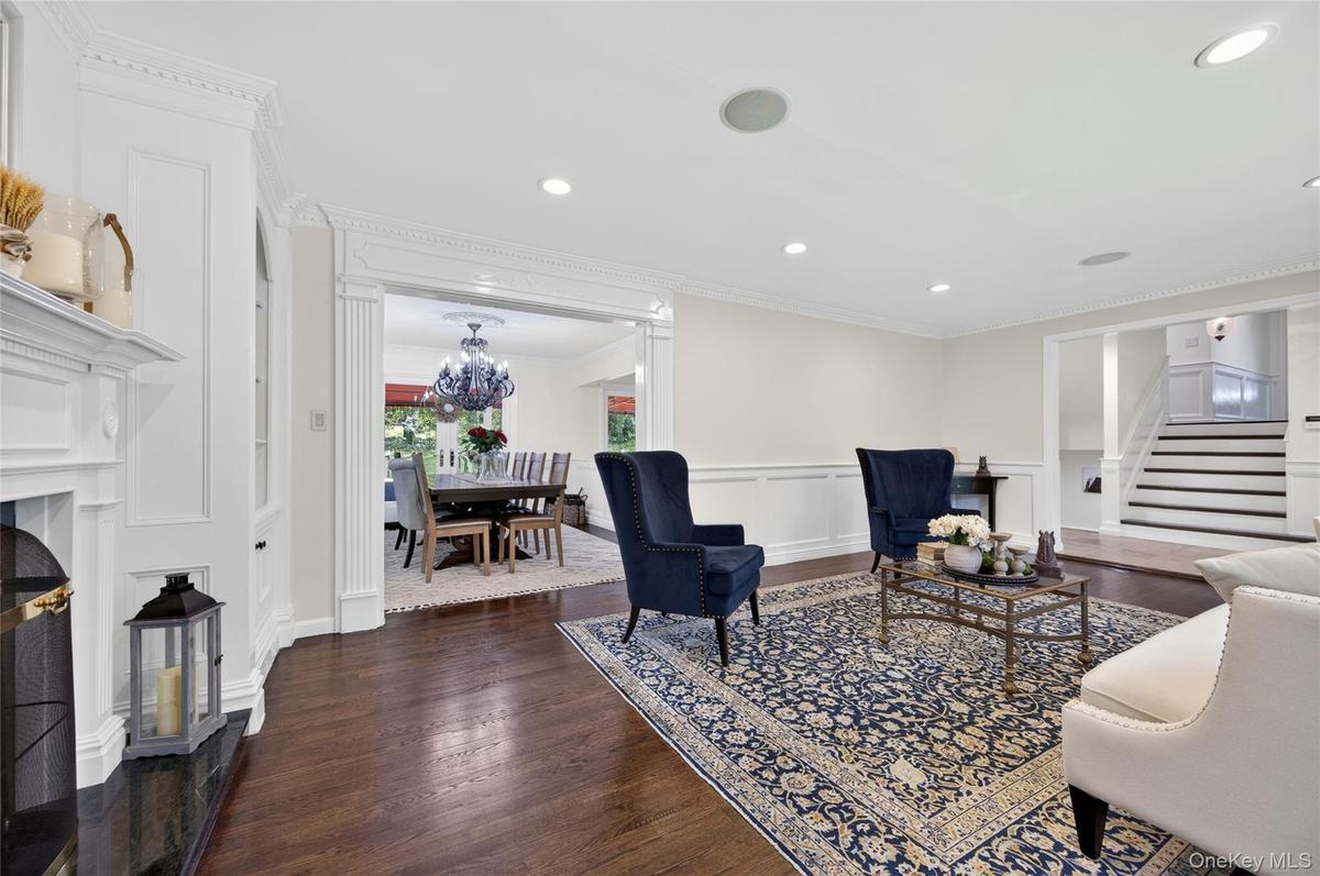 Living Room/Dining Room