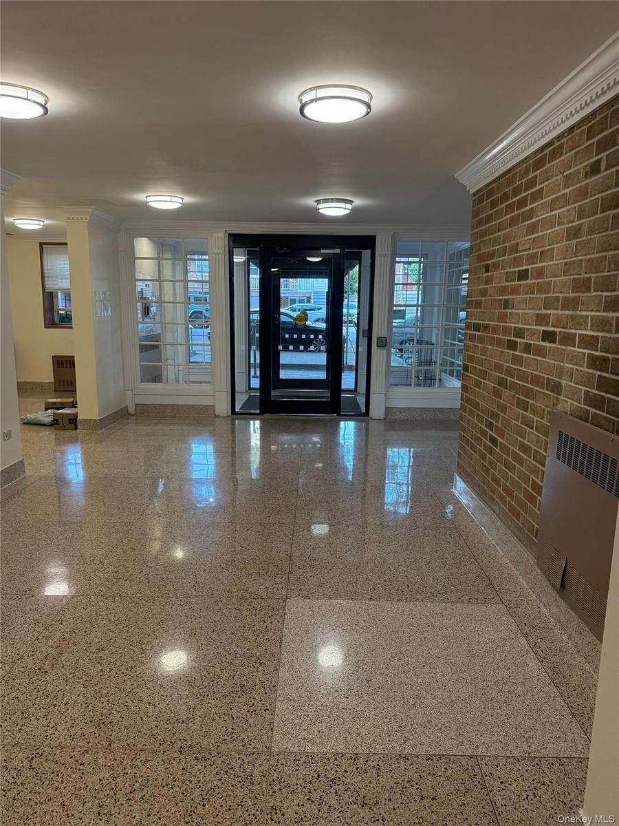 MAIN LOBBY ENTRANCE
