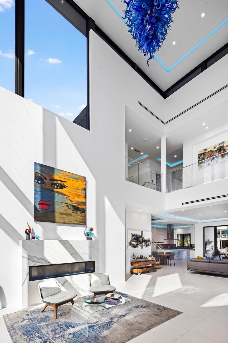 Living Area 2