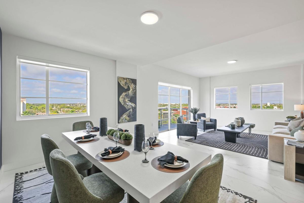 Unit 823 - 10 Dining:Living room
